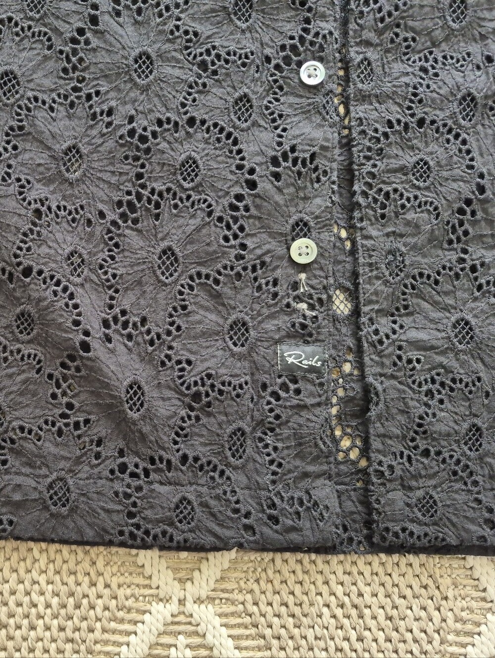 Rails Button Up - Picture 6 of 9
